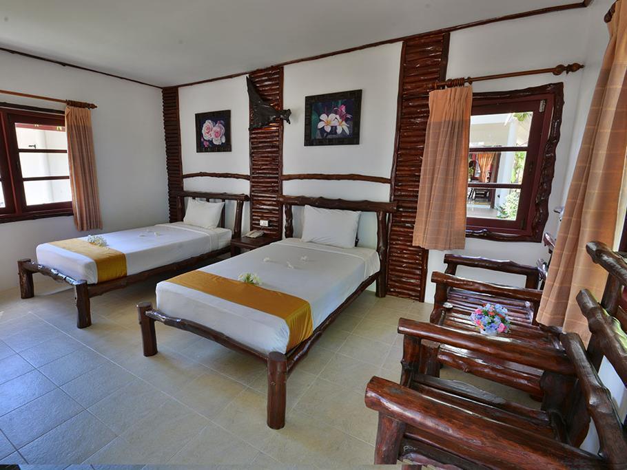 Alongkot Beach Resort Khanom Ngoại thất bức ảnh