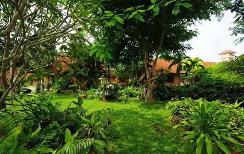 Alongkot Beach Resort Khanom Ngoại thất bức ảnh