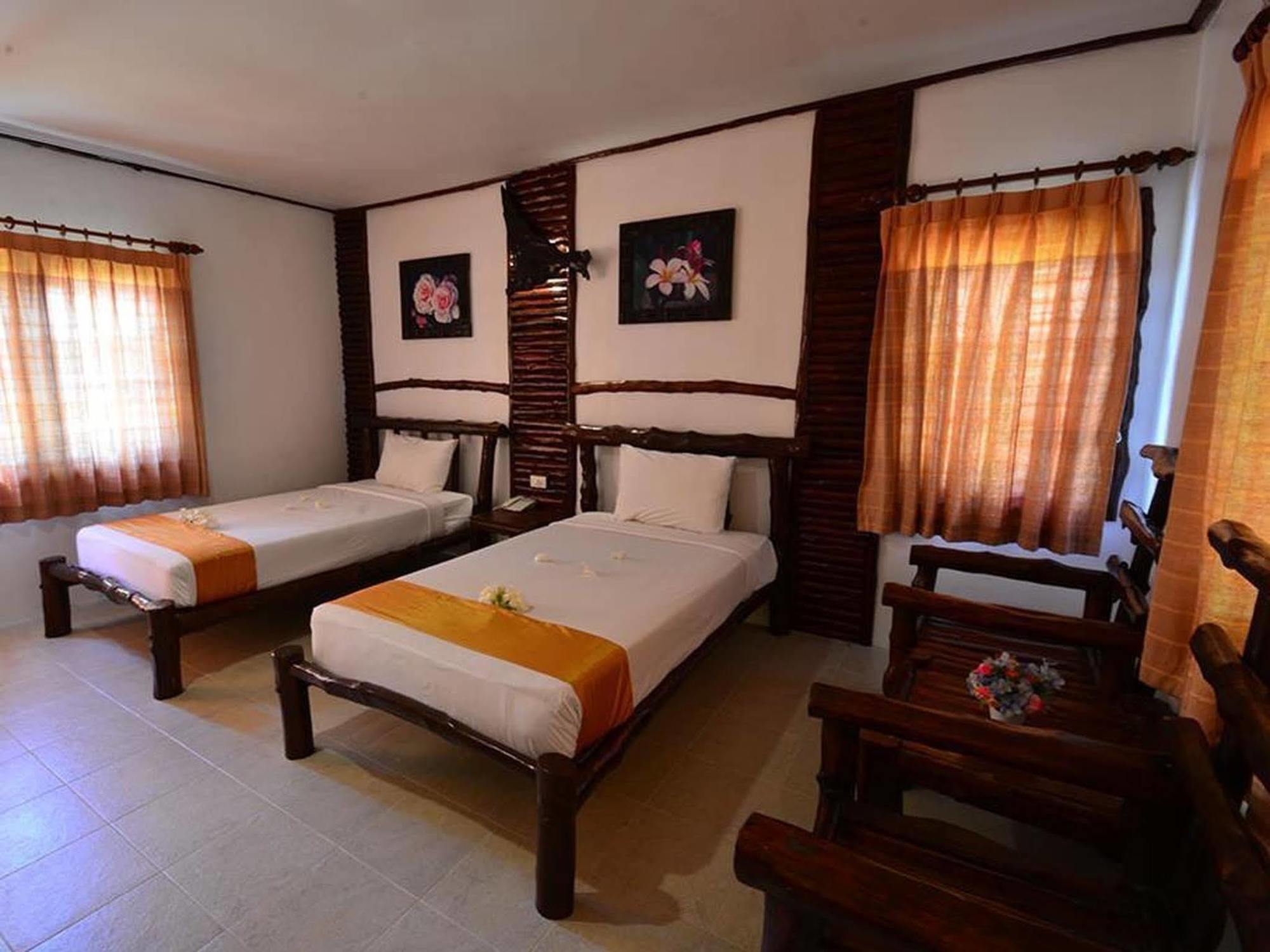 Alongkot Beach Resort Khanom Ngoại thất bức ảnh
