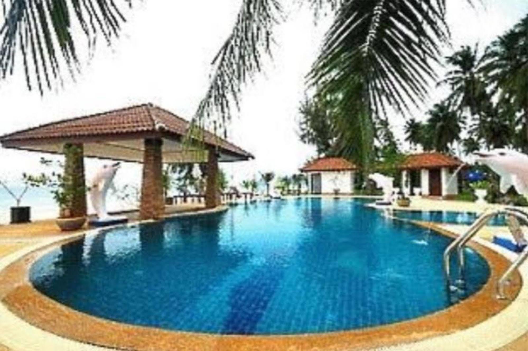 Alongkot Beach Resort Khanom Ngoại thất bức ảnh